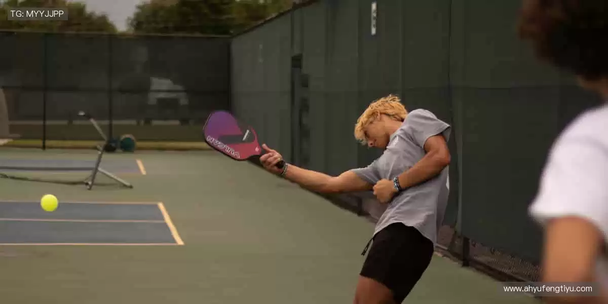 🛒周边好物，把热爱穿在身上、握在手里！🎁